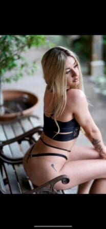 Lunah Nude & Topless Waitress South Coast